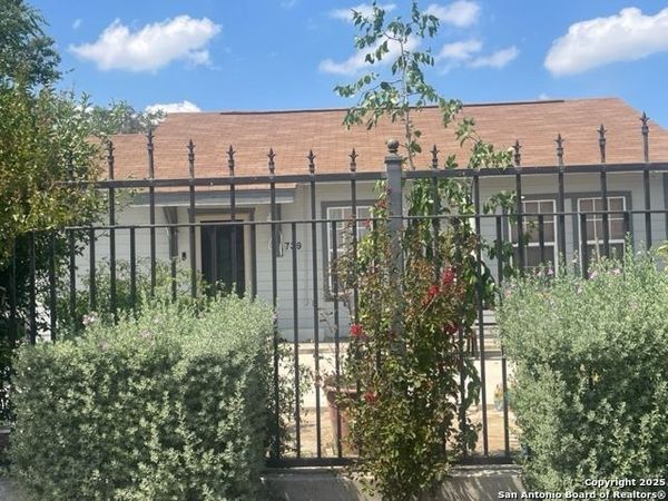 739 37th, San Antonio, TX 78237