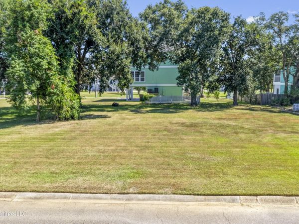 122 Beachview Drive, Pass Christian, MS 39571