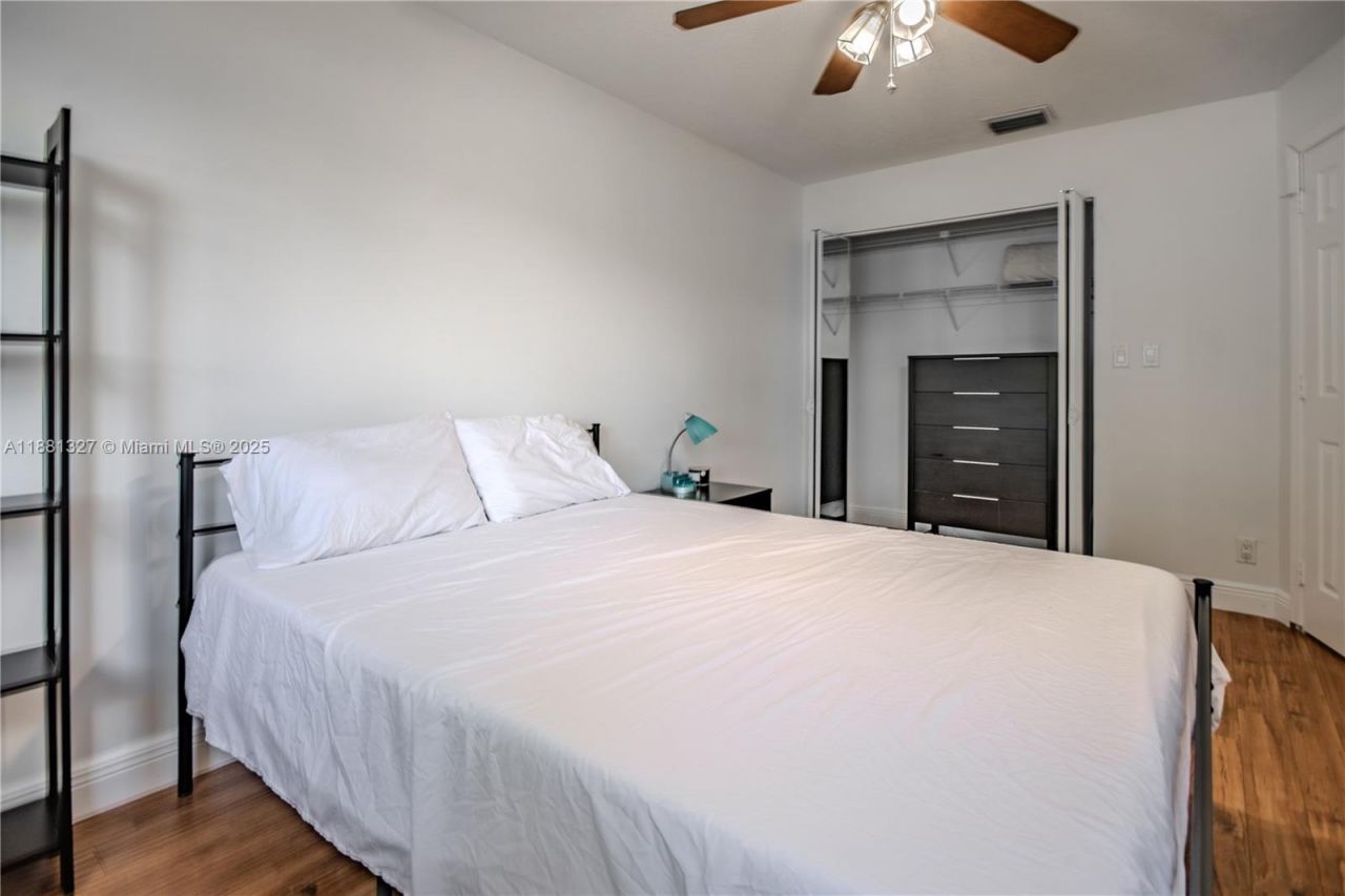 7652 S Pinewalk Dr S, Unit 139, Margate, FL 33063 Photo