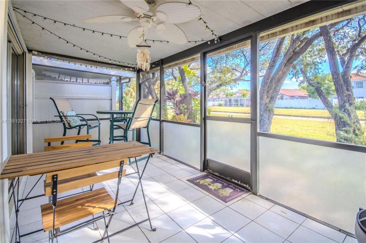 7652 S Pinewalk Dr S, Unit 139, Margate, FL 33063 Photo