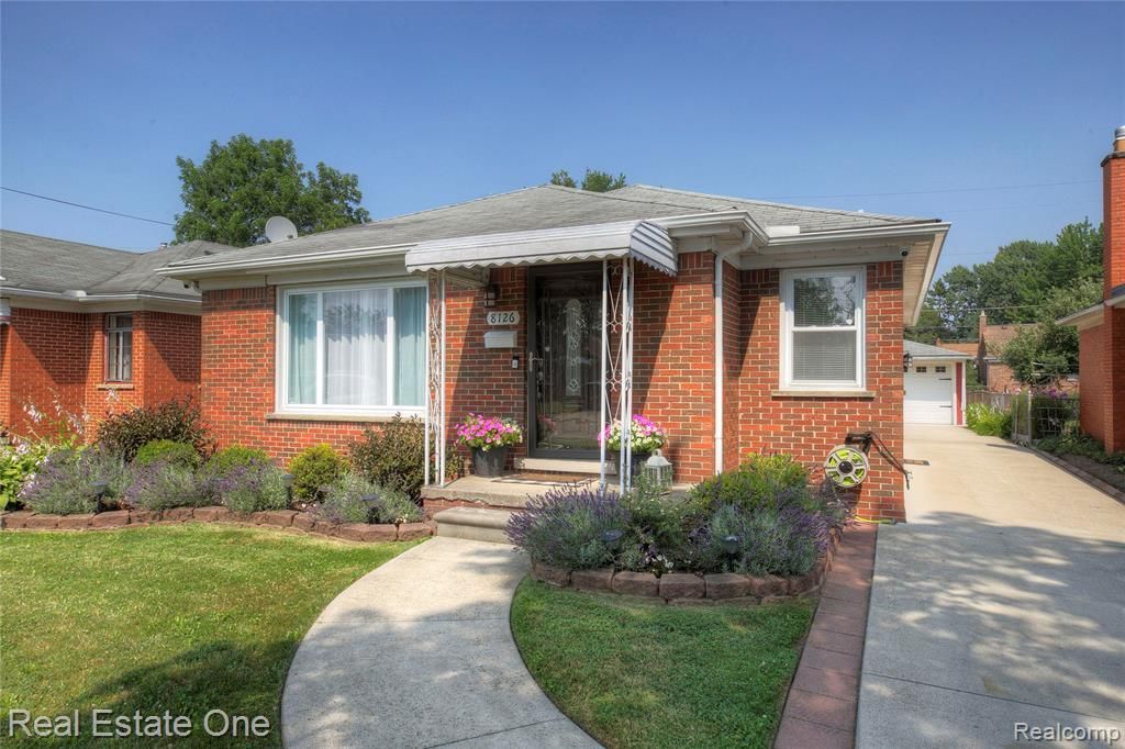 8126 Dale Street, Dearborn Heights, MI 48127 Main Photo