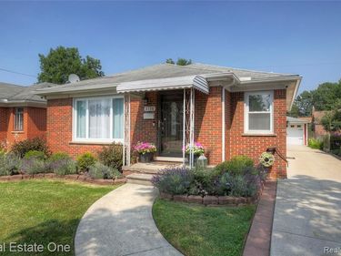 8126 Dale Street, Dearborn Heights, MI 48127
