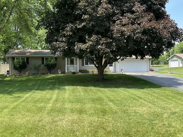 12855 Lawrence Road, Sterling, IL 61081