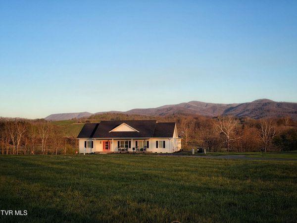 182 St Johns Way, Chilhowie, VA 24319