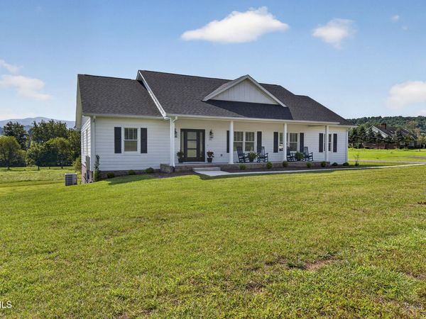 182 St Johns Way, Chilhowie, VA 24319