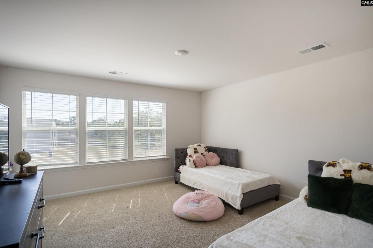 140 Carrington Drive Photo 24