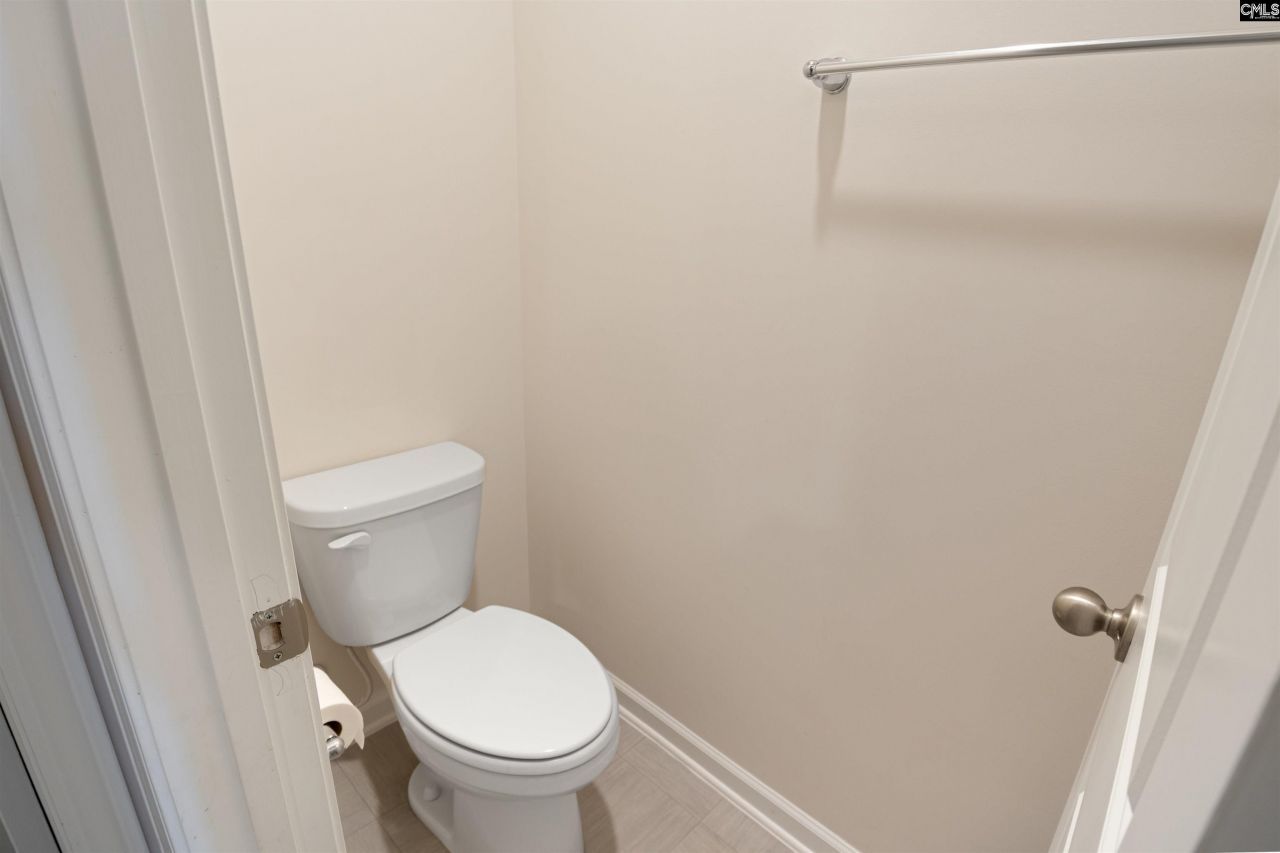 140 Carrington Drive Photo 29