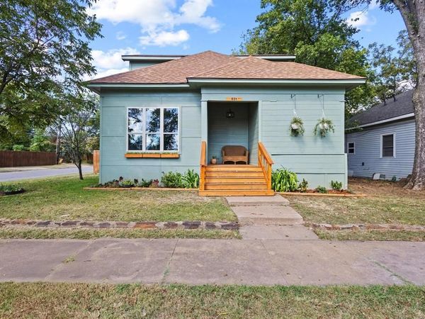 831 W Owing Street, Denison, TX 75020