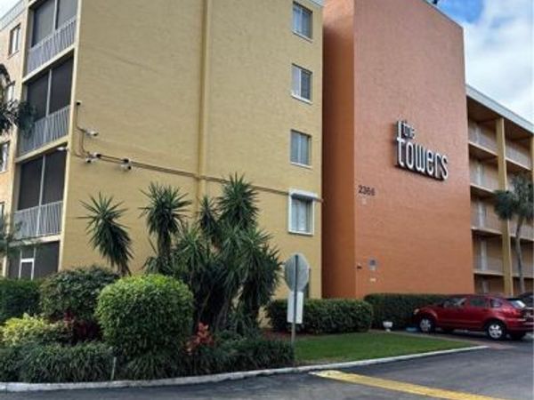 2366 E Mall DR, Unit 119, FORT MYERS, FL 33901