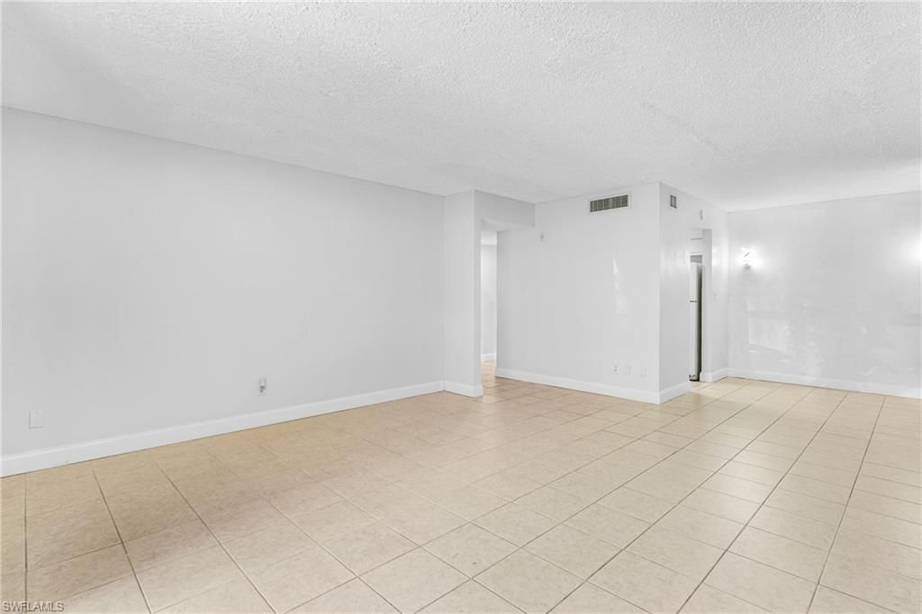 2366 E Mall Dr, Unit 119, Fort Myers, FL 33901 Photo