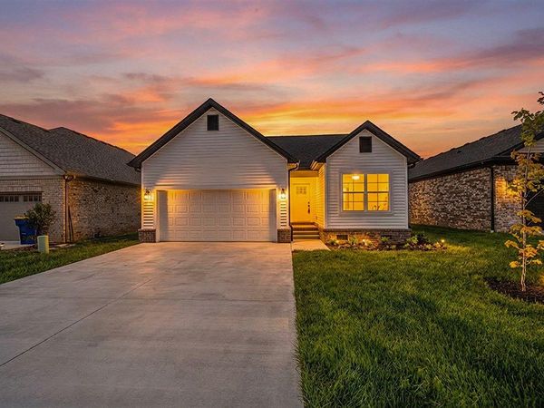 1188 Shallowford Street, Bowling Green, KY 42101