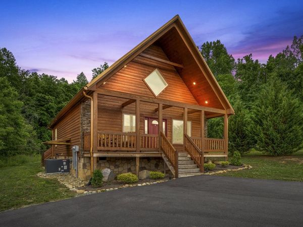 240 Forrest Loop Way, Gatlinburg, TN 37738