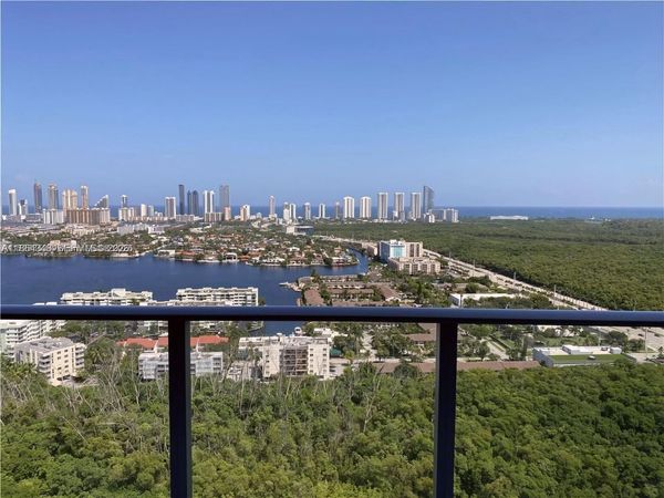 16385 Biscayne Blvd, Unit 2118, North Miami Beach, FL 33160
