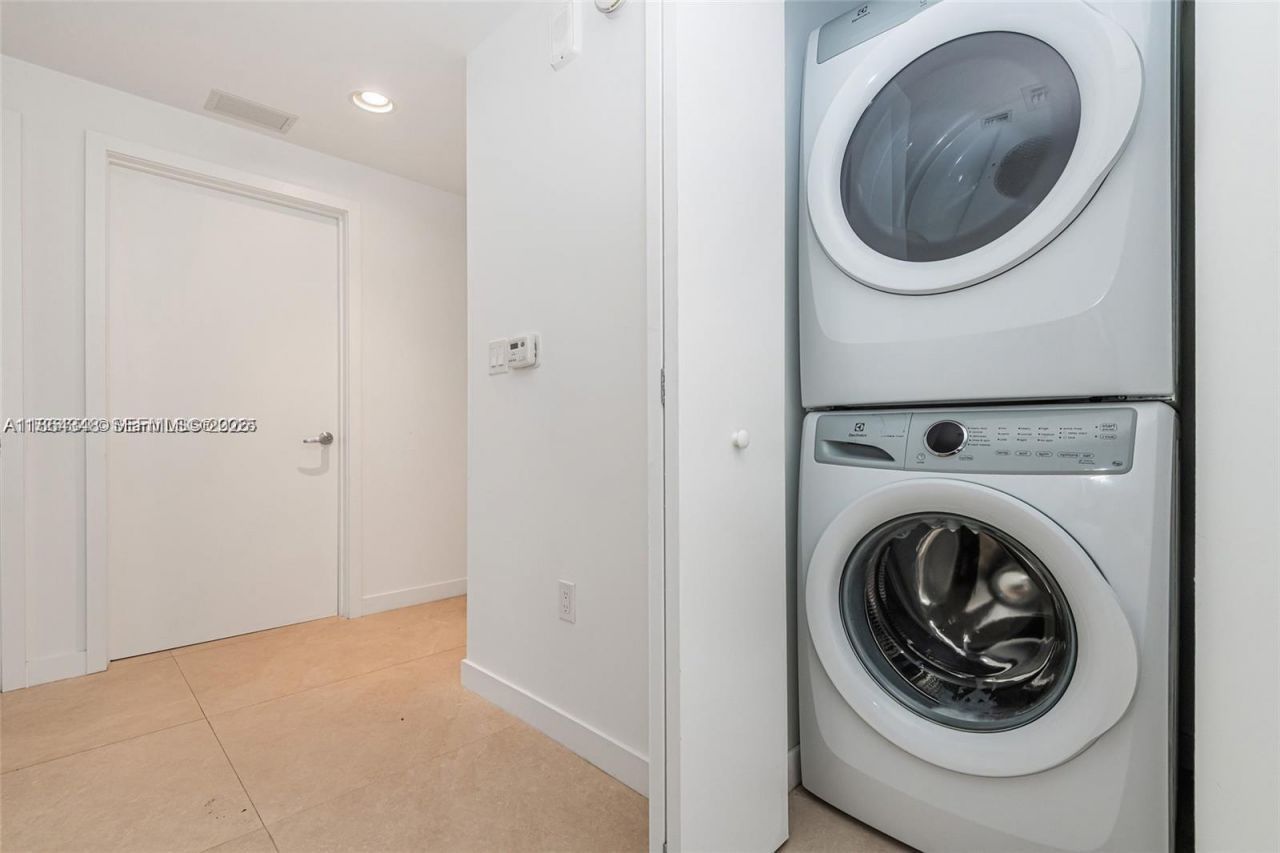 16385 Biscayne Blvd, Unit 2118, North Miami Beach, FL 33160 Photo