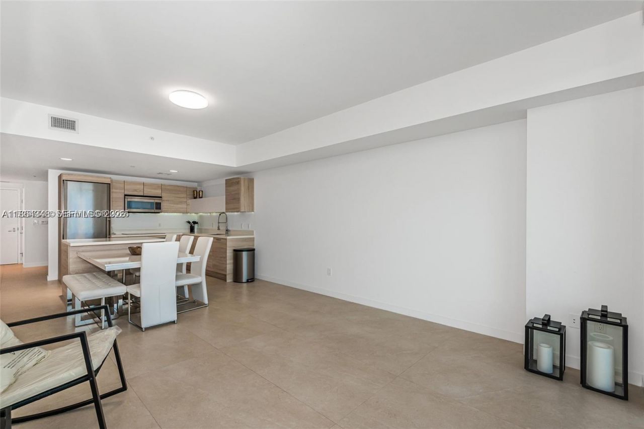 16385 Biscayne Blvd, Unit 2118, North Miami Beach, FL 33160 Photo