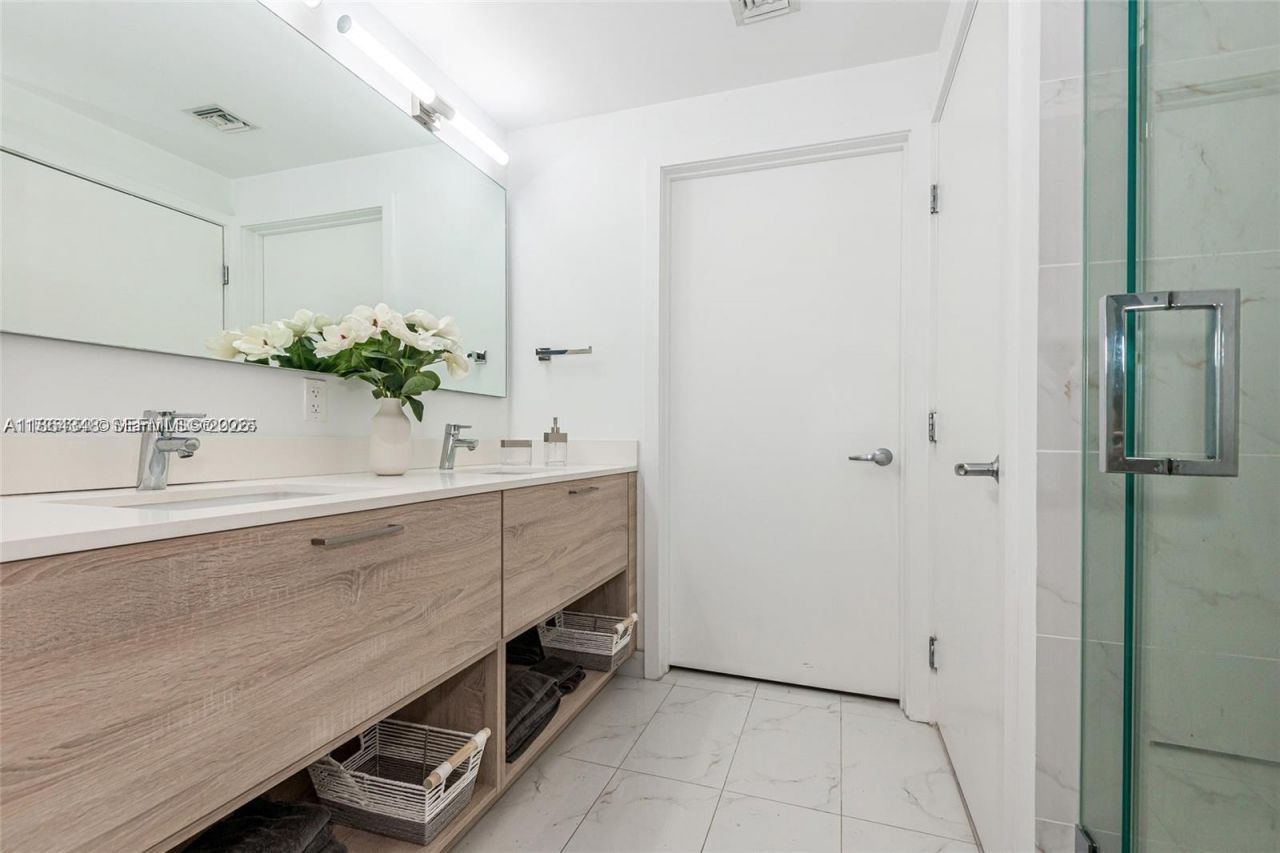 16385 Biscayne Blvd, Unit 2118, North Miami Beach, FL 33160 Photo