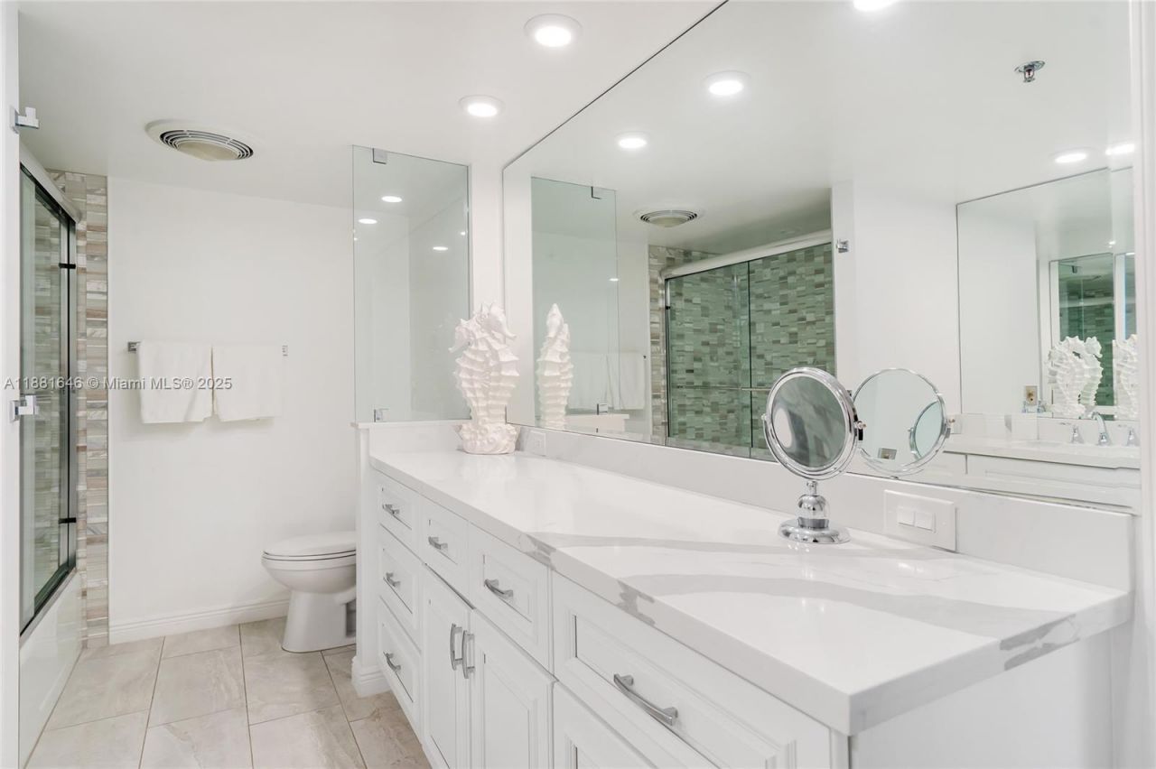 100 Beach Rd, Unit 204, Tequesta, FL 33469 Photo