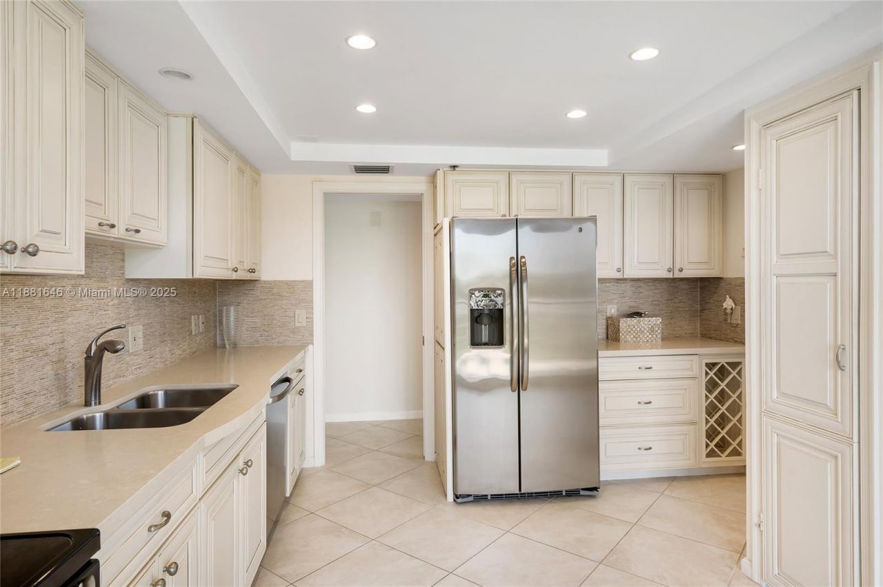 100 Beach Rd, Unit 204, Tequesta, FL 33469 Photo