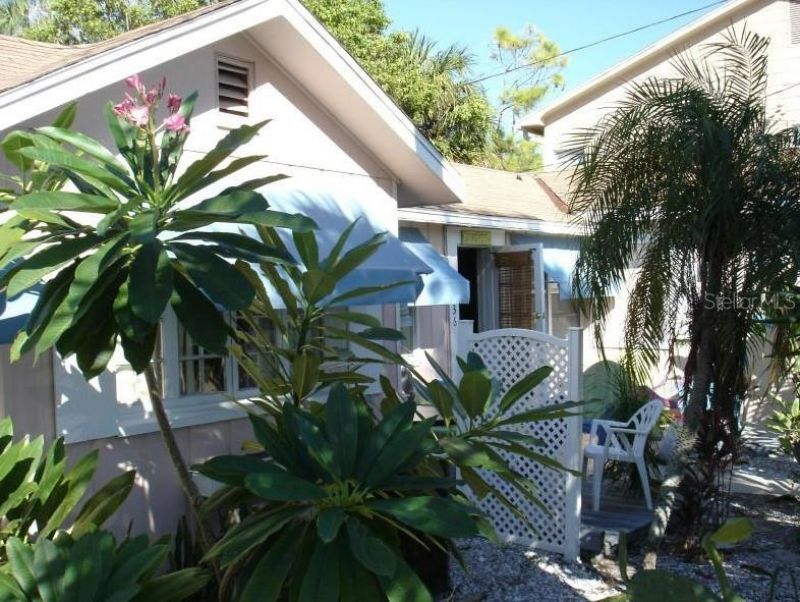 628 Mandalay Avenue, Clearwater Beach, FL 33767 Photo