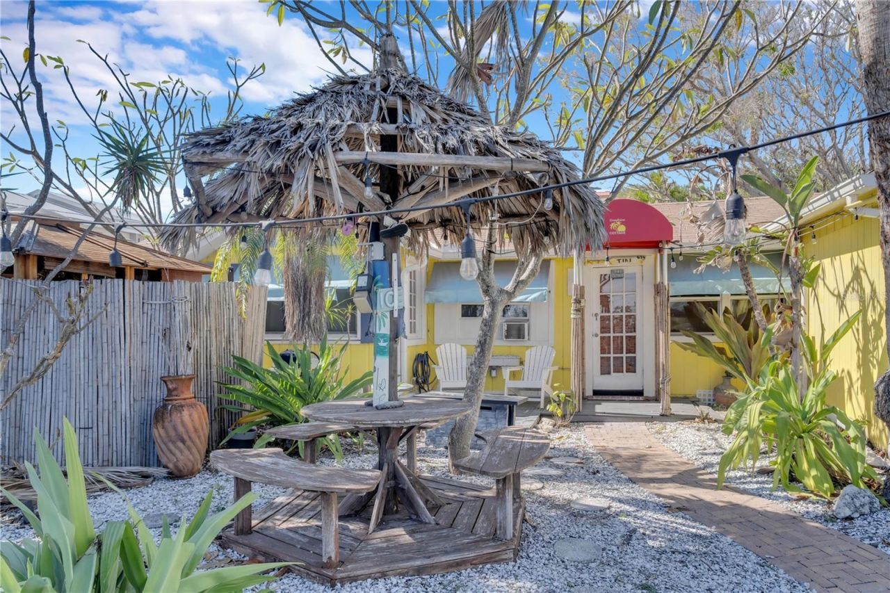 628 Mandalay Avenue, Clearwater Beach, FL 33767 Photo