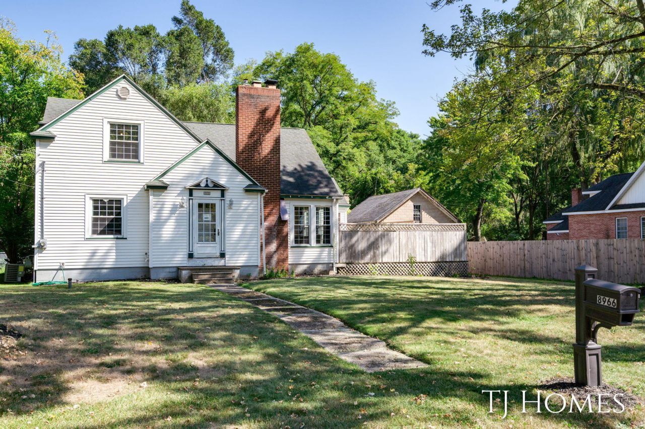 8966 Holton-duck Lake Road, Holton, MI 49425 Main Photo