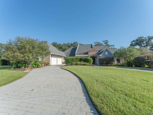 36408 Rue Lamonte Ct, Prairieville, LA 70769