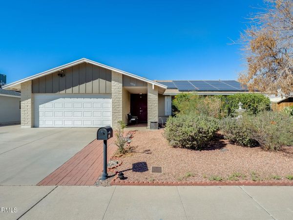 5352 W PORT AU PRINCE Lane, Glendale, AZ 85306