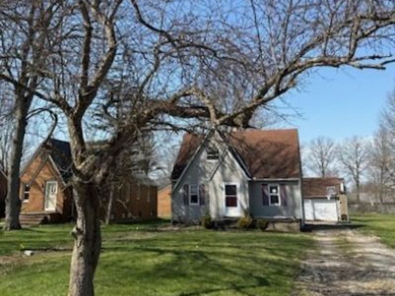 6926 Mackenzie Road, Olmsted Falls, OH 44138 Photo 2