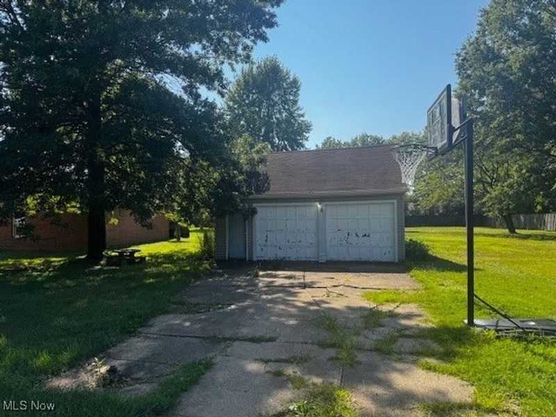 6926 Mackenzie Road, Olmsted Falls, OH 44138 Photo 9