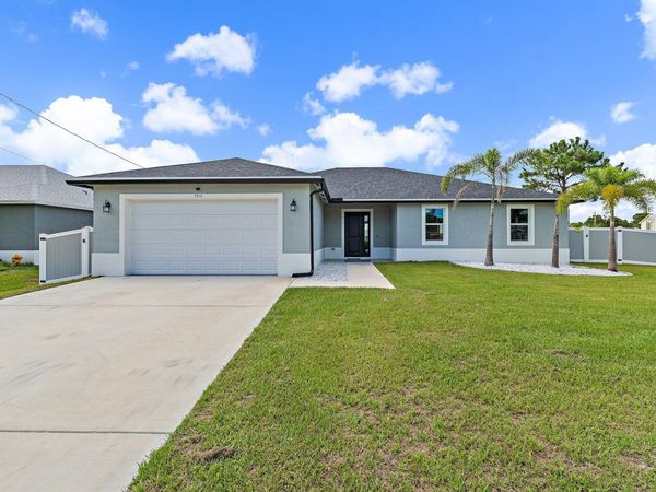 5515 NW Downs Street, Port Saint Lucie, FL 34986