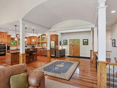 6040 Oakview Court, Excelsior, MN 55331