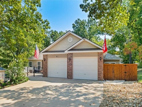 4 Winfield Lane, Bella Vista, AR 72714