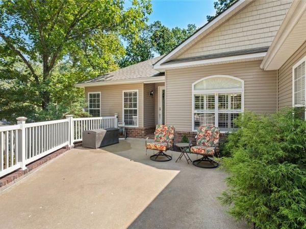 4 Winfield Lane, Bella Vista, AR 72714