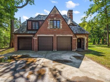 1701 Balmoral Drive, Detroit, MI 48203