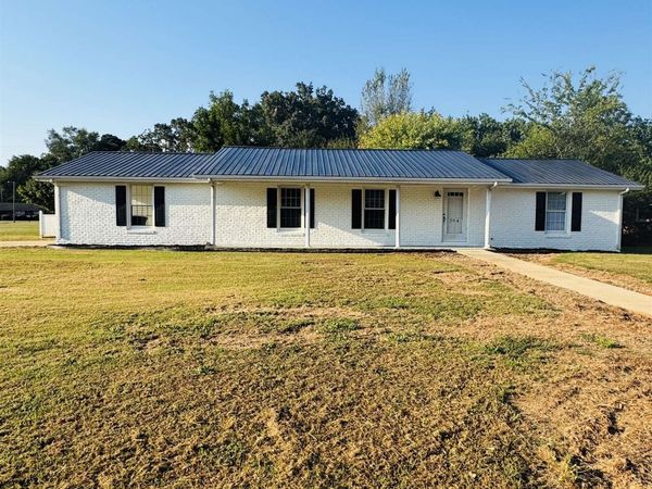 504 Imperial Dr, Florence, AL