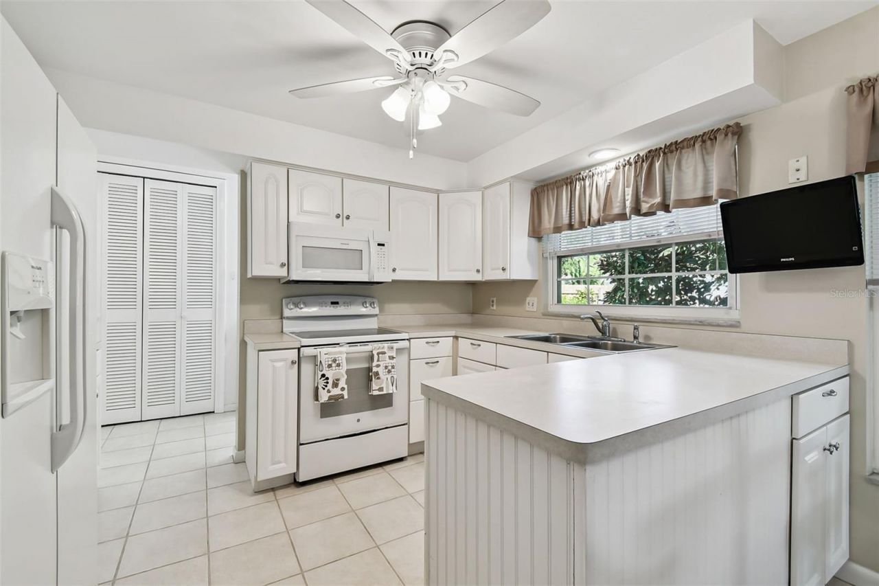 1045 44th Avenue Ne, Saint Petersburg, FL 33703 Photo