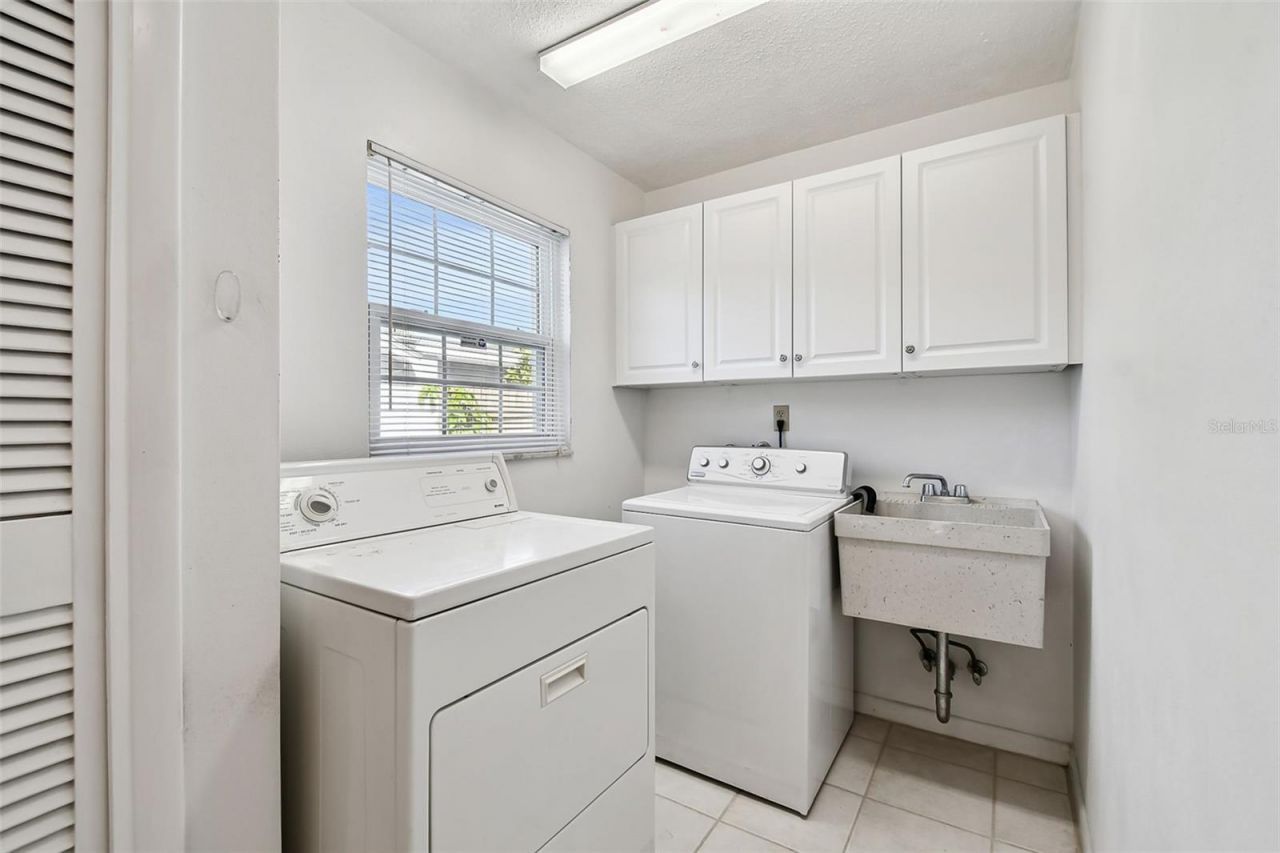 1045 44th Avenue Ne, Saint Petersburg, FL 33703 Photo