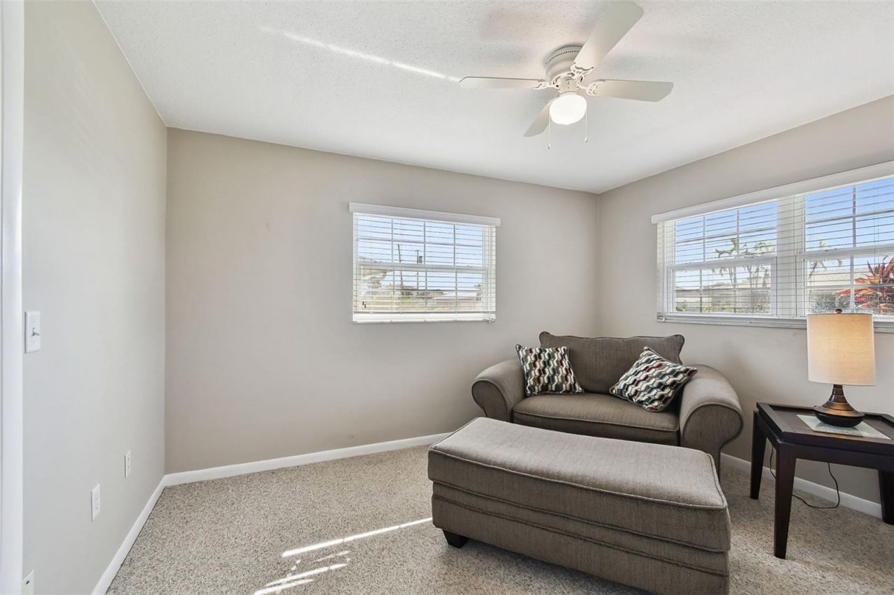 1045 44th Avenue Ne, Saint Petersburg, FL 33703 Photo