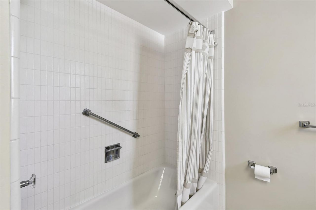 1045 44th Avenue Ne, Saint Petersburg, FL 33703 Photo