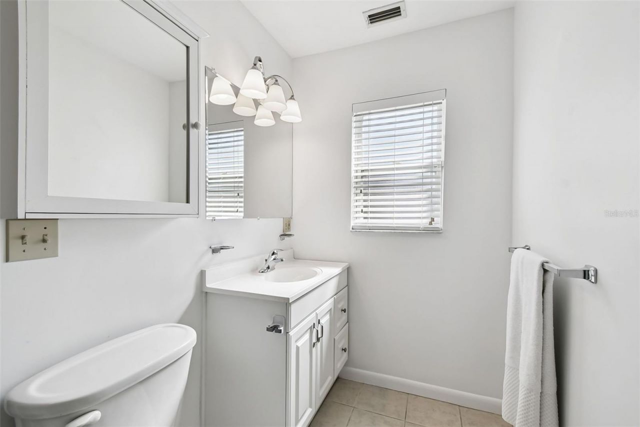 1045 44th Avenue Ne, Saint Petersburg, FL 33703 Photo