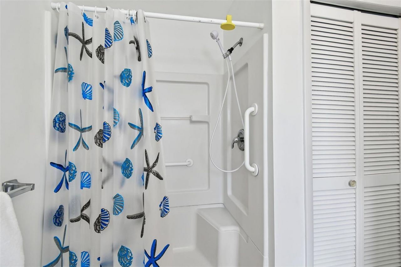 1045 44th Avenue Ne, Saint Petersburg, FL 33703 Photo