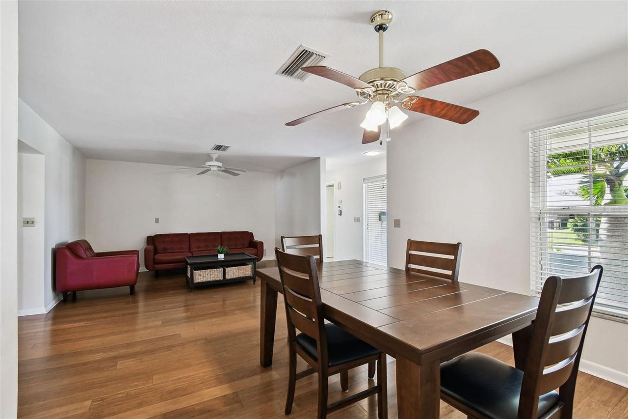 1045 44th Avenue Ne, Saint Petersburg, FL 33703 Photo