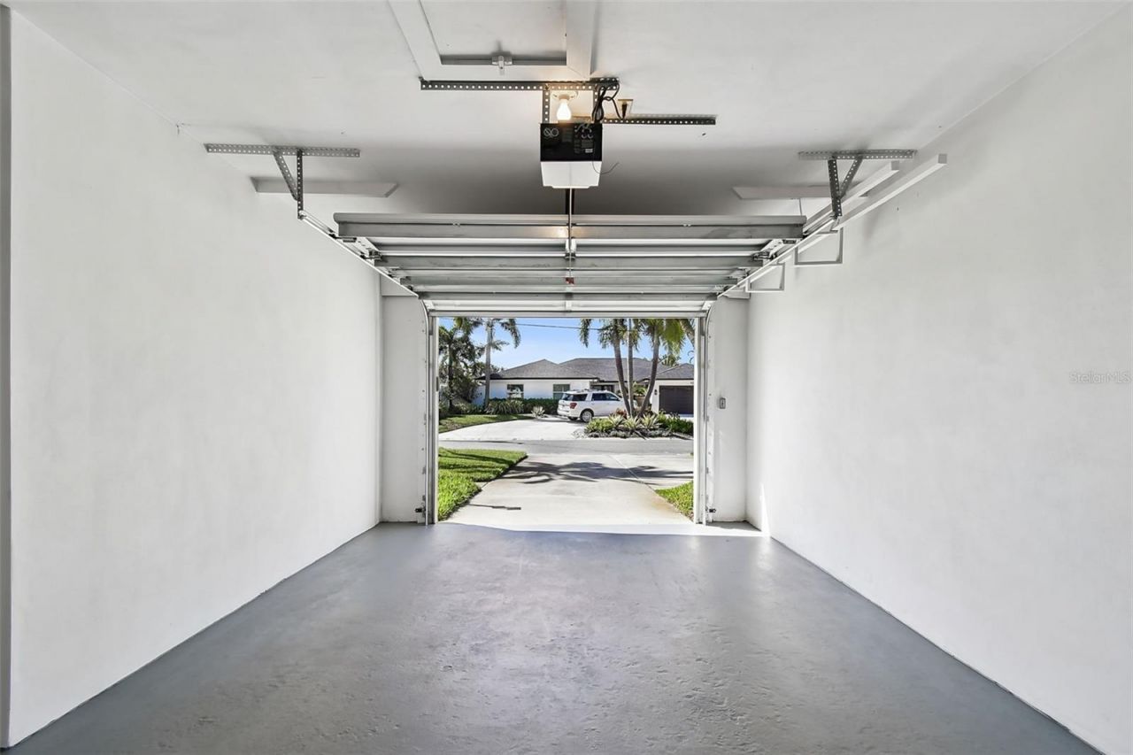 1045 44th Avenue Ne, Saint Petersburg, FL 33703 Photo