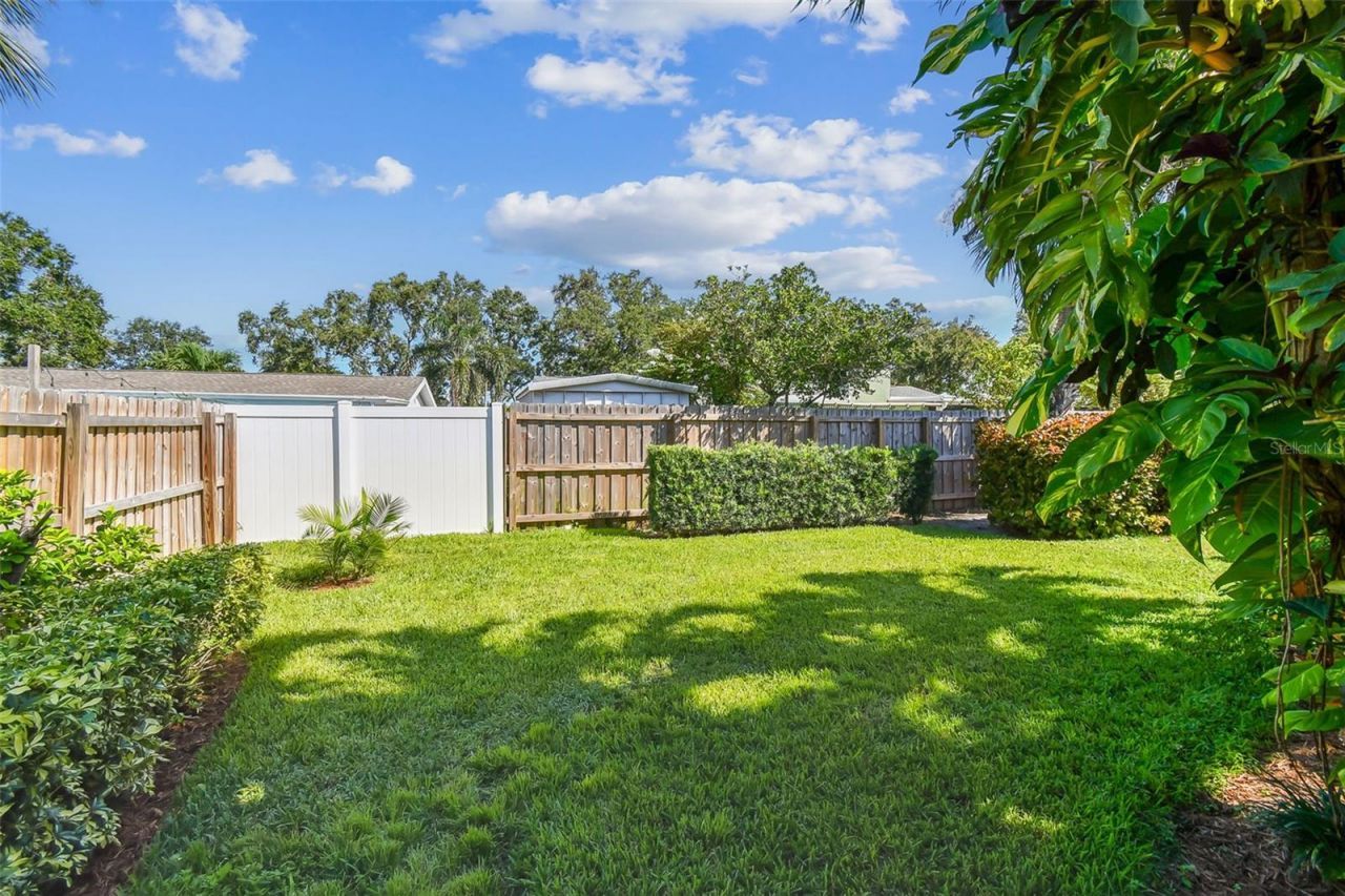 1045 44th Avenue Ne, Saint Petersburg, FL 33703 Photo