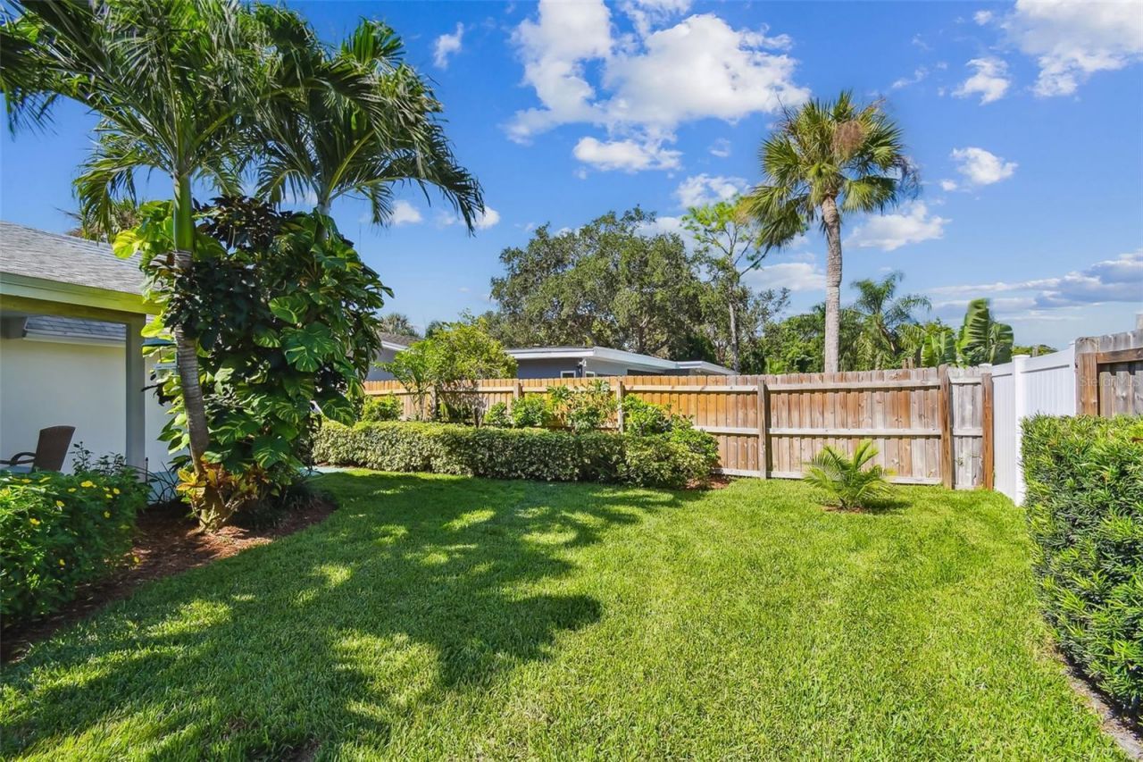 1045 44th Avenue Ne, Saint Petersburg, FL 33703 Photo