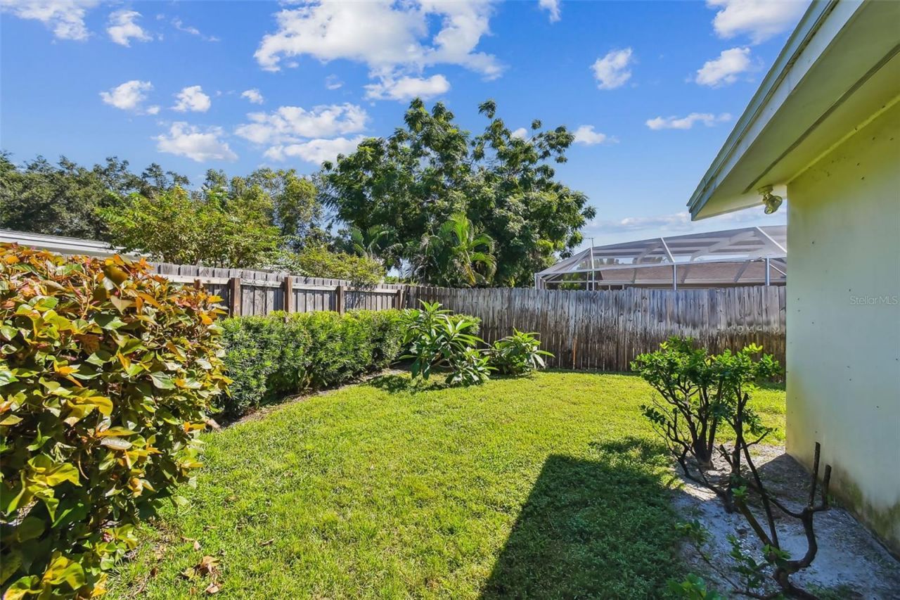 1045 44th Avenue Ne, Saint Petersburg, FL 33703 Photo