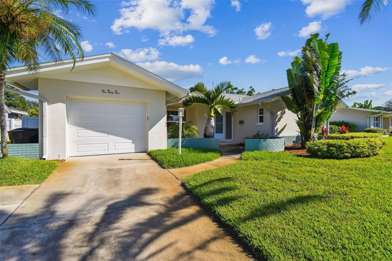 1045 44th Avenue Ne, Saint Petersburg, FL 33703 Photo