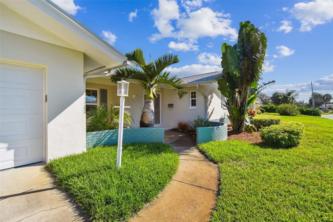 1045 44th Avenue Ne, Saint Petersburg, FL 33703 Photo