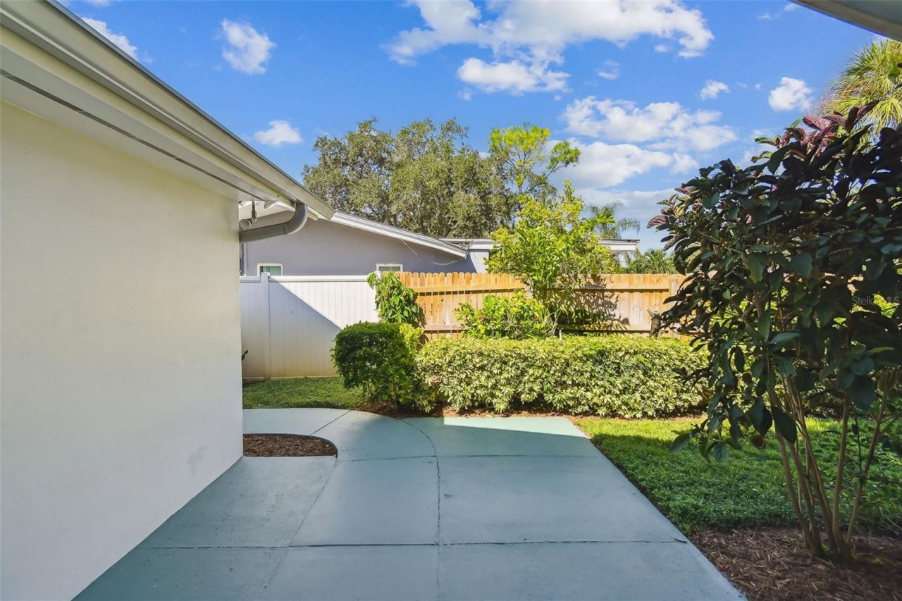 1045 44th Avenue Ne, Saint Petersburg, FL 33703 Photo