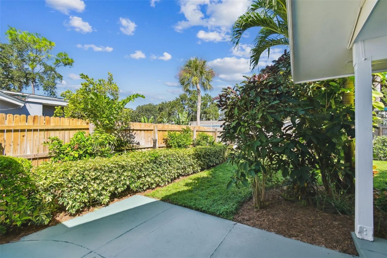 1045 44th Avenue Ne, Saint Petersburg, FL 33703 Photo